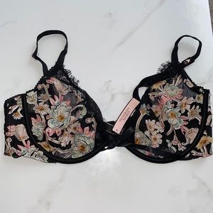 NWT Victoria Secret Bralette
